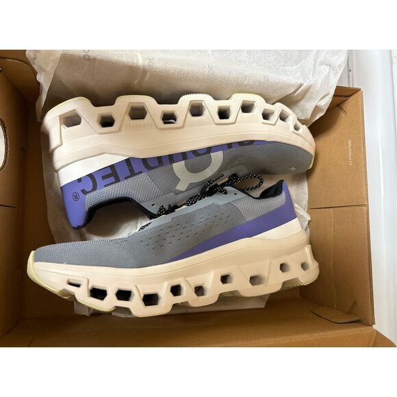 Size 9 - Women’s On Cloudmonster white/red shoes - Picture 6 of 7